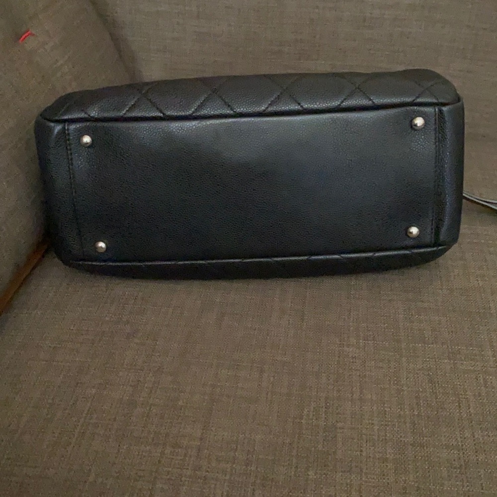 Chanel Grand Shopping Tote - Picture 4 of 17